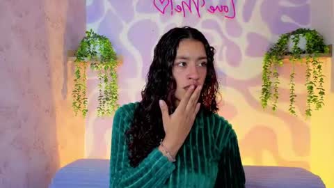 Mia . online show from July 13, 2:20 pm