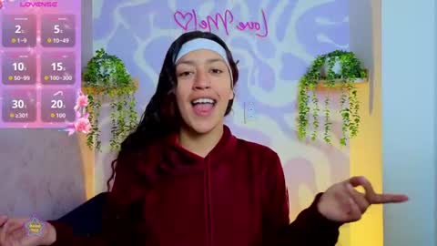 Mia . online show from June 30, 1:32 pm
