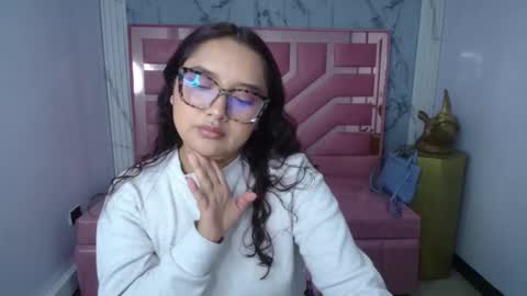 Mia  online show from February 6, 1:03 pm
