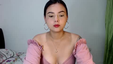 mia_w22 online show from November 19, 9:19 am