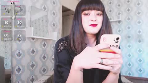 mia_wallase online show from November 2, 2:06 pm