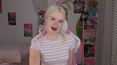 Mia online show from June 18, 3:12 am