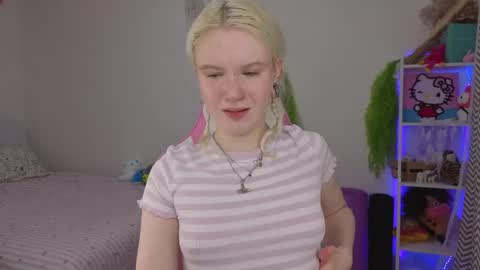 Mia online show from April 26, 3:37 am