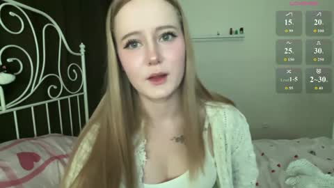 mia_wellis online show from April 23, 6:20 pm
