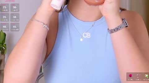 Mia White  online show from June 17, 2:22 pm