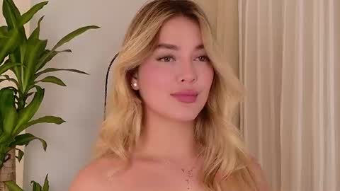 Mia White  online show from July 9, 3:38 pm