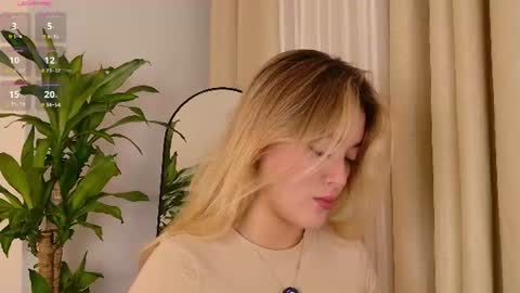 Mia White  online show from July 21, 2:08 pm