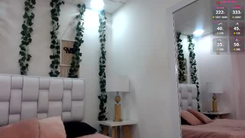 Mia online show from June 23, 11:17 am