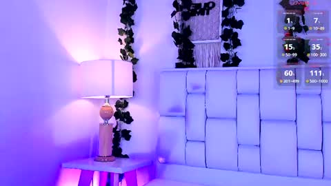 Mia online show from July 25, 11:41 am