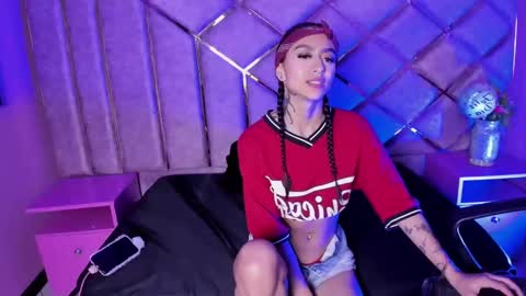 Snapshot of miaa_thopmson chatting on December 3, 9:39 am Miaa online show from December 3, 9:39 am