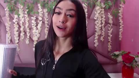 Snapshot of miaa_thopmson chatting on February 19, 3:17 am Miaa online show from February 19, 3:17 am