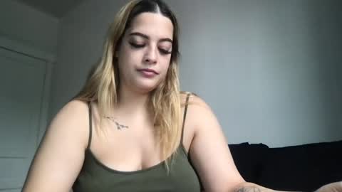 Mia Moji online show from July 28, 12:48 pm
