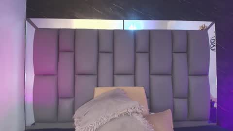 Mia online show from March 7, 12:05 pm