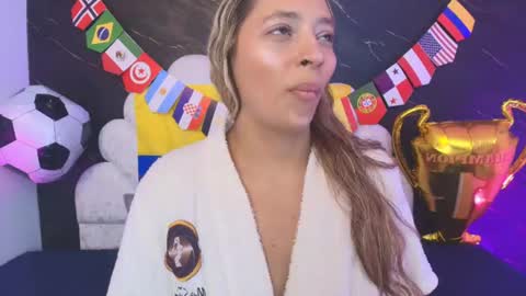 Mia online show from July 14, 12:10 pm