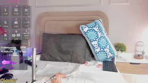 miaaffox online show from March 8, 2:04 am