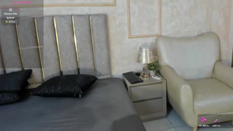 miaaffox online show from January 12, 7:32 pm