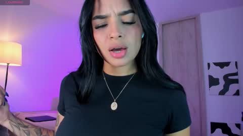Snapshot of miaagomez chatting on October 6, 8:15 pm Mia online show from October 6, 8:15 pm