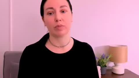 Mia online show from April 27, 4:26 pm