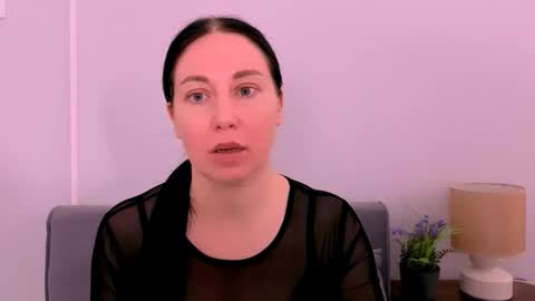 Mia online show from May 2, 3:29 pm