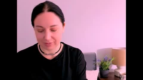 Mia online show from April 28, 3:27 pm