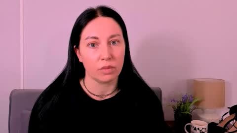 Mia online show from April 23, 3:35 pm