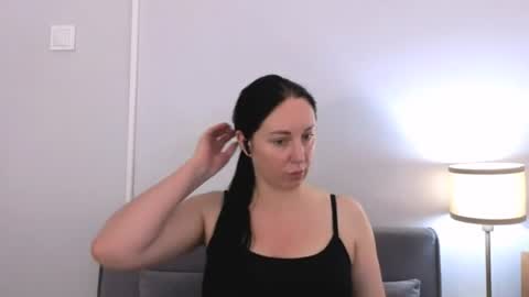 Mia online show from July 28, 11:17 am