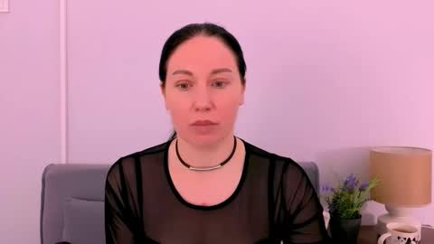 Mia online show from April 29, 6:02 pm