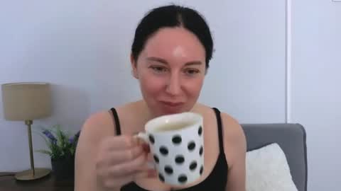 Mia online show from June 19, 4:46 pm
