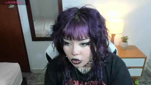Mia online show from May 27, 3:53 pm