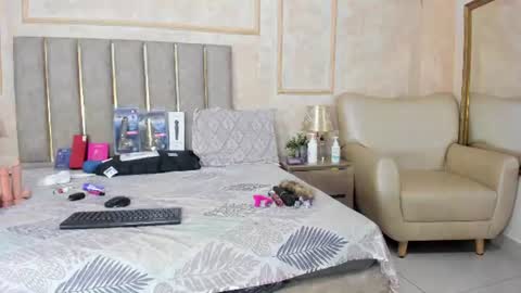 Miaasummer online show from July 26, 11:52 am