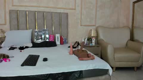 Miaasummer online show from July 28, 11:39 am
