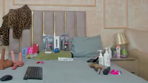 Miaasummer online show from July 3, 11:48 am