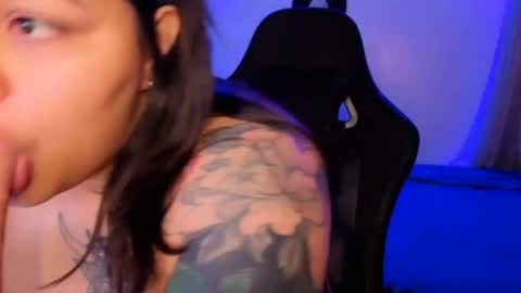 Mia online show from July 29, 2:33 am