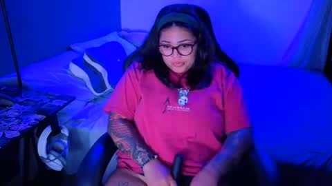 Mia online show from July 27, 12:08 am