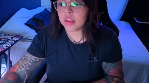 Mia online show from July 17, 3:08 am