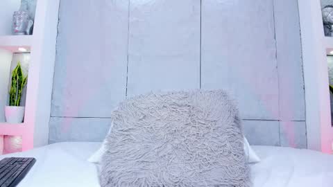 mia online show from January 15, 6:39 pm