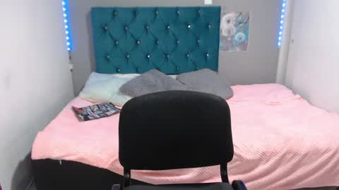 miacumgirl online show from June 17, 12:21 pm
