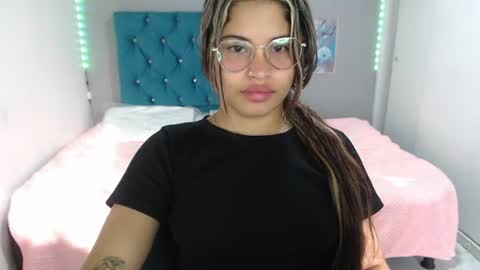 miacumgirl online show from July 7, 12:20 pm