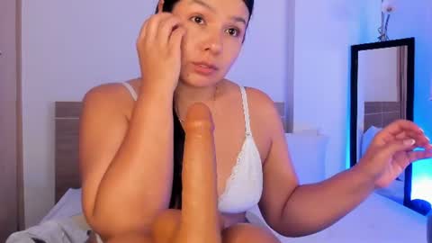 IG Yojanagomez  online show from July 24, 4:37 pm