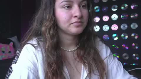 Mia online show from August 8, 5:12 pm