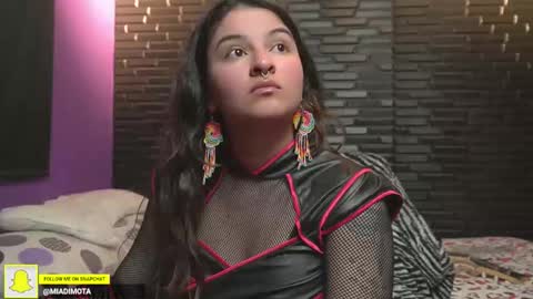 Snapshot of miadimota chatting on October 17, 4:38 am Mia online show from October 17, 4:38 am