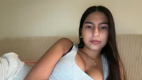 miaduhartee online show from December 4, 4:56 am