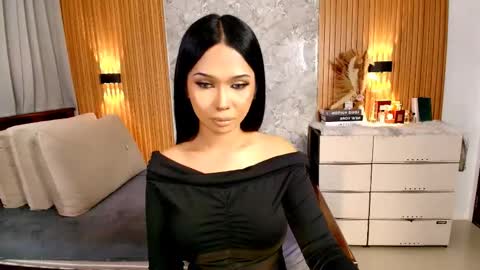 miafuckingwill online show from April 29, 5:30 pm