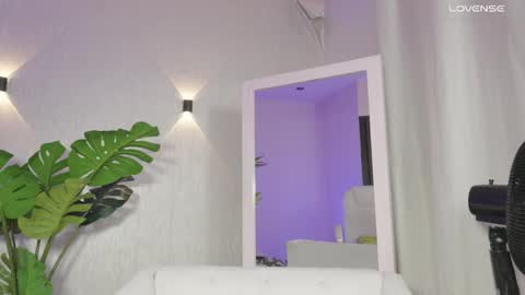 Mia Gomez online show from January 17, 2:48 pm