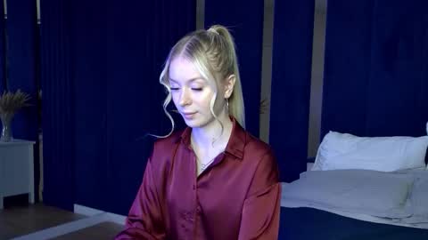 Snapshot of miagraces chatting on September 18, 5:39 pm Mia online show from September 18, 5:39 pm