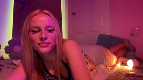 Mia Harper online show from September 11, 12:01 am