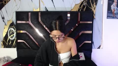 miahotcs online show from January 14, 3:31 pm