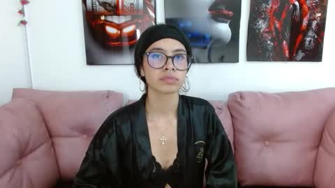miahotcs online show from May 1, 10:04 pm