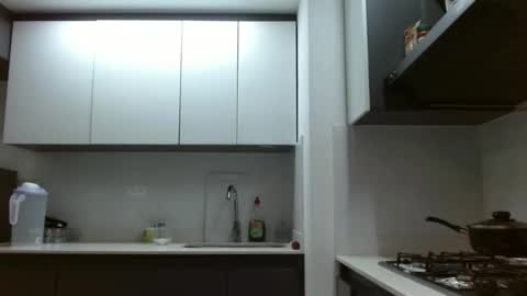 miahott19 online show from March 3, 3:19 am