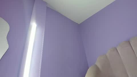 miajhonsonx online show from June 30, 6:17 pm